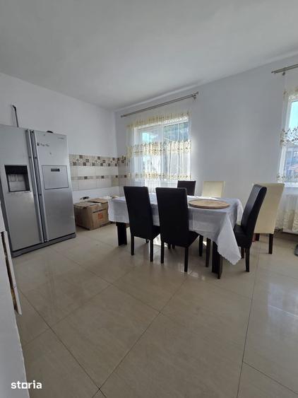 Casă cu 6 camere cu Teren 500 Mp în 1 Mai