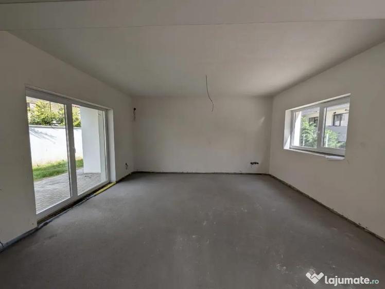 Casă cu 4 camere cu Teren 200 Mp în Florești
