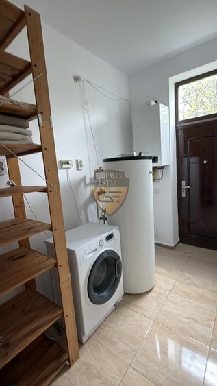 Casă individuală cu 5 camere cu Canalizare în Lazu