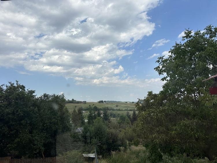 Casă cu 2 camere cu Teren 500 Mp în Sadu