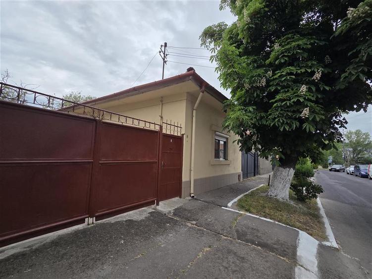 Casă cu 5 camere cu Teren 344 Mp în Calea Clujului