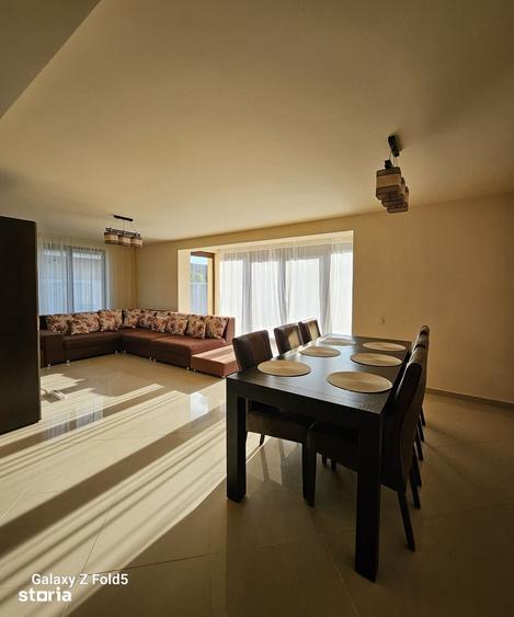 Casă cu 4 camere cu Teren 490 Mp în Central