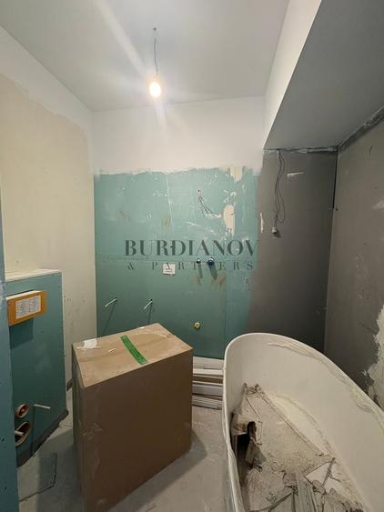 Apartament cu 3 camere decomandat în Lacul Morii