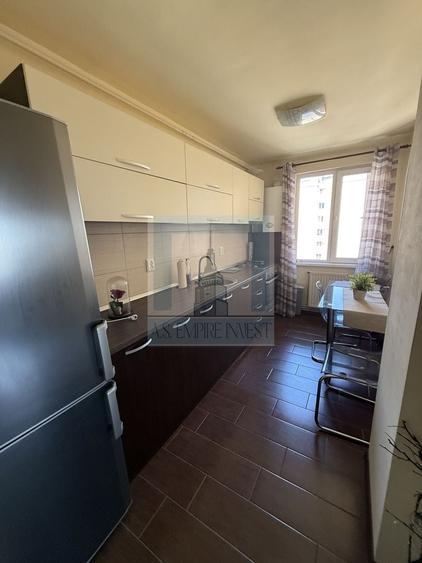 Apartament cu 3 camere circular, mobilat în Calea București