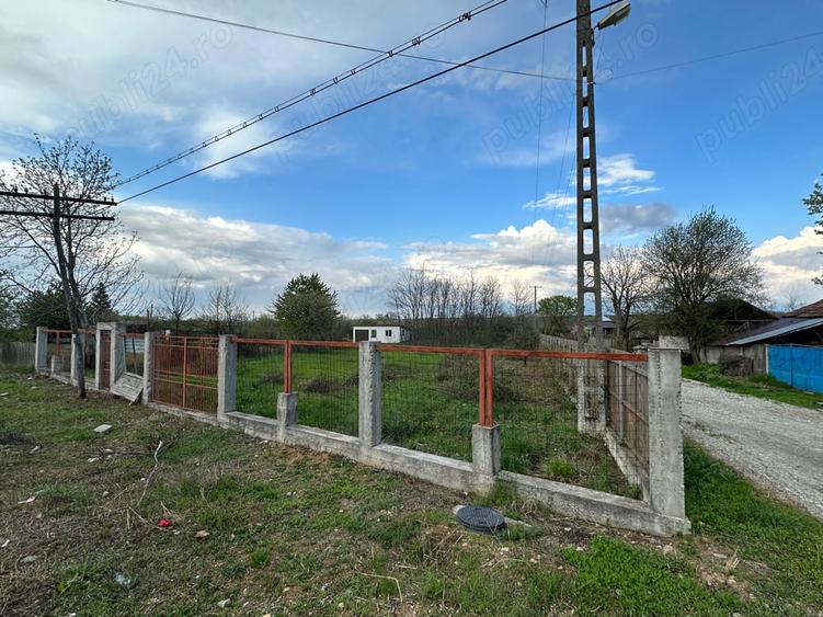 Teren de 1800 mp, în Dumitrești