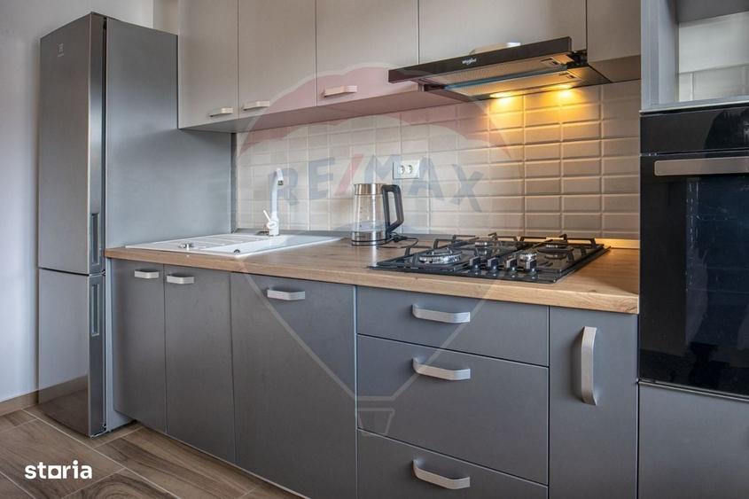 Apartament cu 3 camere decomandat în Cristian