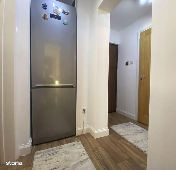 Apartament cu 2 camere decomandat în Micro 8