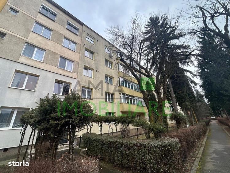 Apartament cu 4 camere semidecomandat, mobilat în Dârste