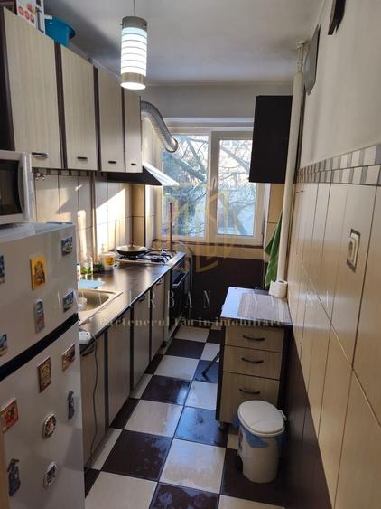 Apartament cu 2 camere semidecomandat, mobilat în Berceni