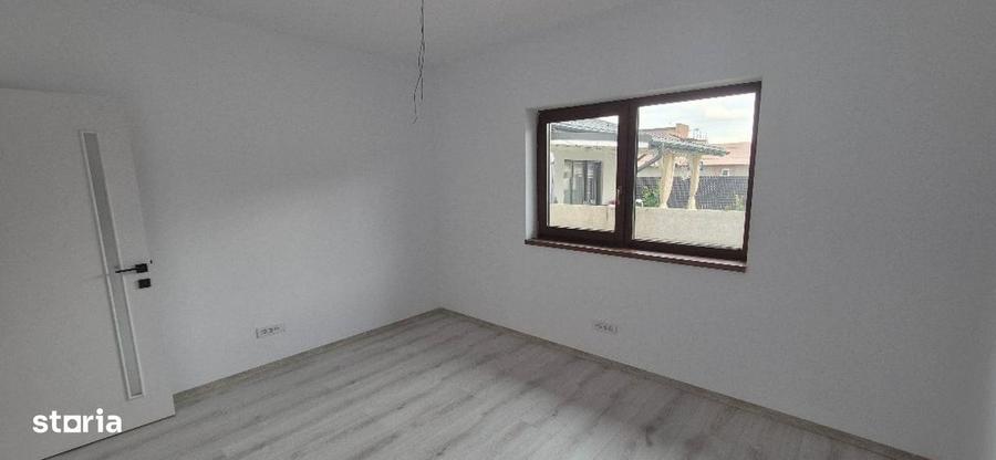 Casă cu 4 camere cu Teren 400 Mp în Clinceni