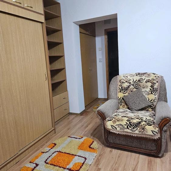 Apartament cu 2 camere semidecomandat în Calea București