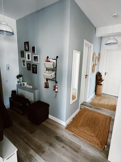 Apartament cu 3 camere decomandat, mobilat în Florești