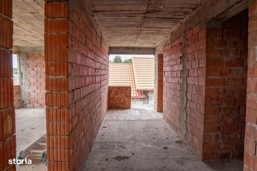 Casă cu 4 camere decomandat în Grigoreni