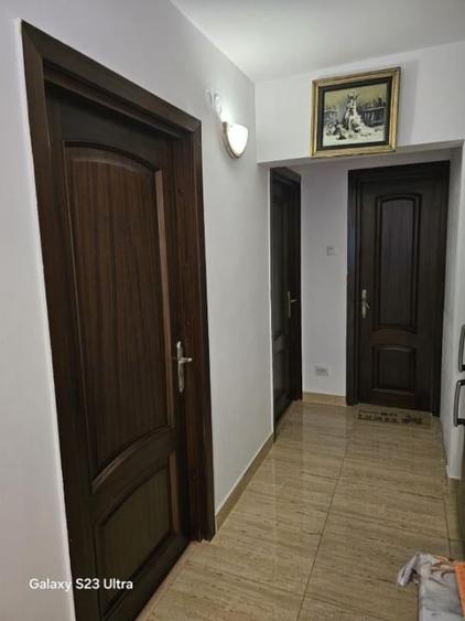 Apartament cu 3 camere decomandat în Basarabia
