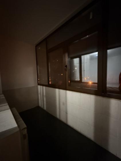 Apartament cu 2 camere semidecomandat în Podu Roș