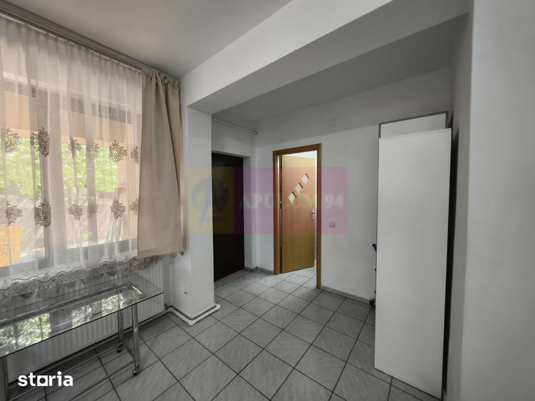 Casă cu 7 camere cu Teren 280 Mp în Rahova