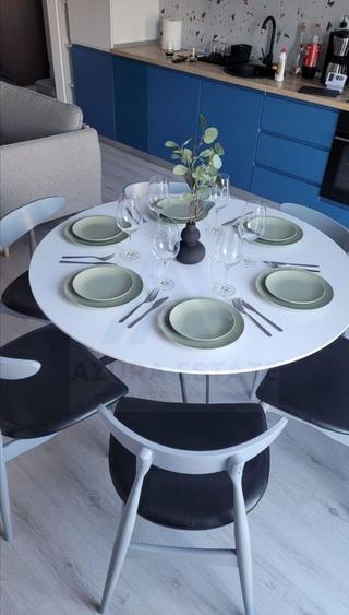 Apartament cu 3 camere decomandat, mobilat în Central
