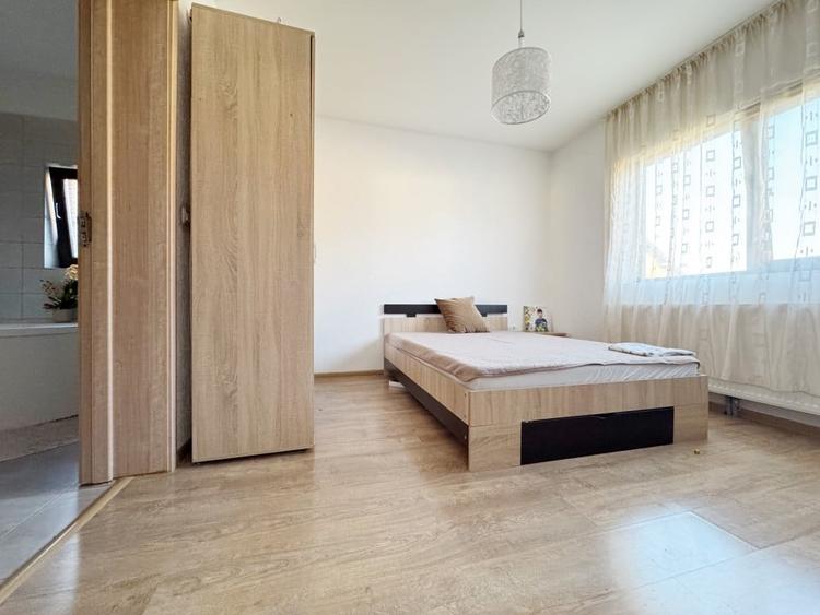 Casă individuală cu 5 camere cu Garaj în Sânmihaiu German