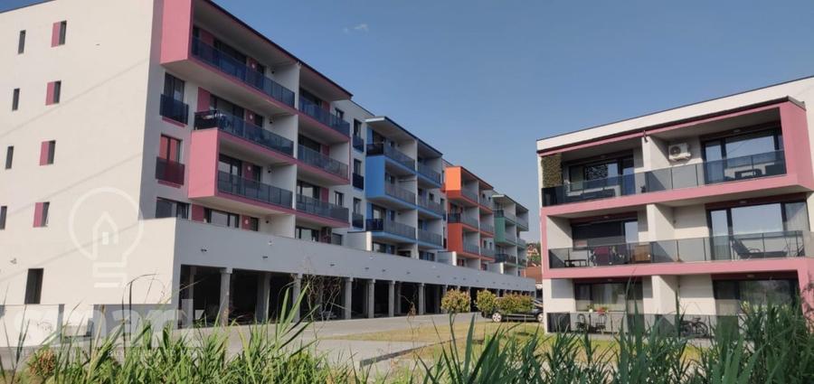 Apartament cu 2 camere semidecomandat, mobilat în Borhanci