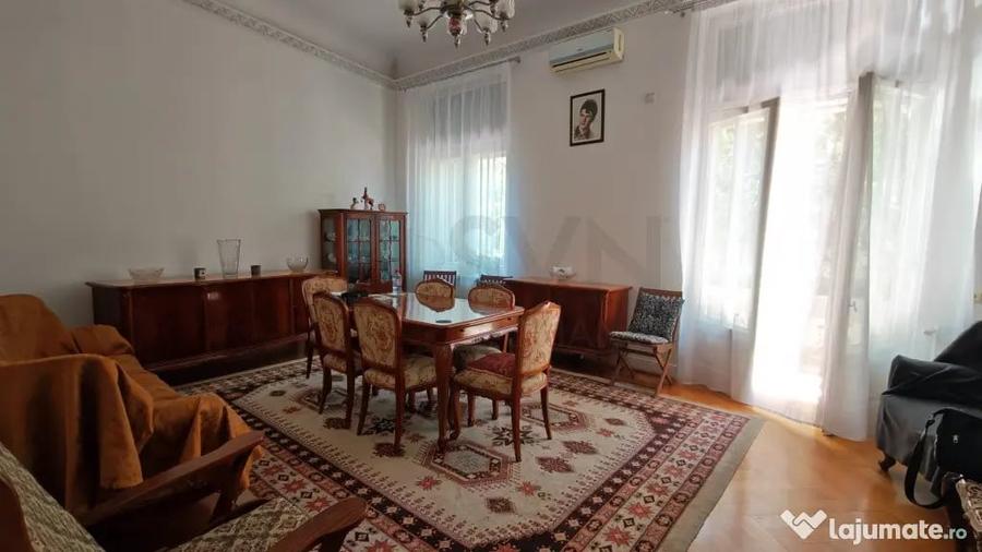 Apartament cu 4 camere semidecomandat în Dacia