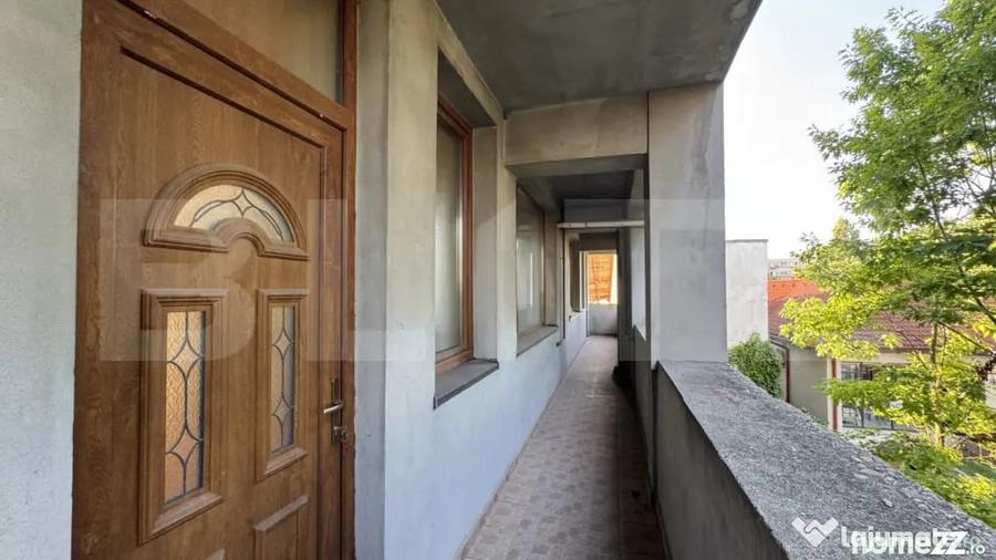 Apartament cu 4 camere decomandat în Brazda lui Novac