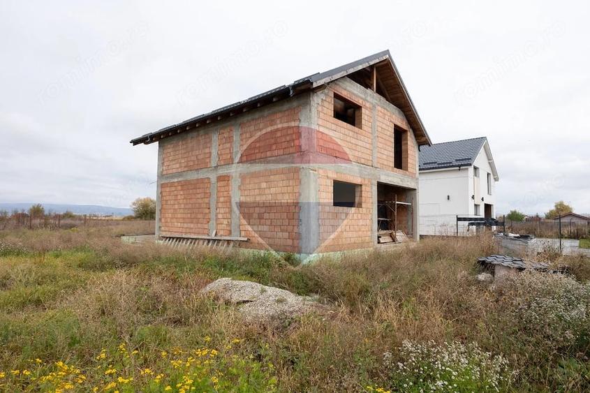 Casă cu 4 camere cu Teren 600 Mp în Colonia Bod