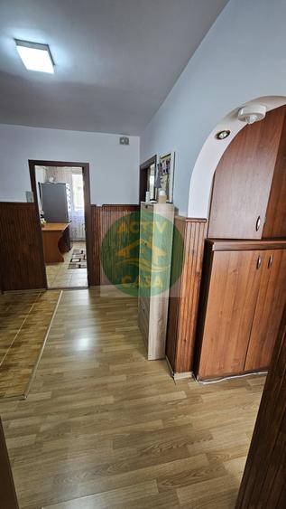 Apartament cu 3 camere decomandat în Sud