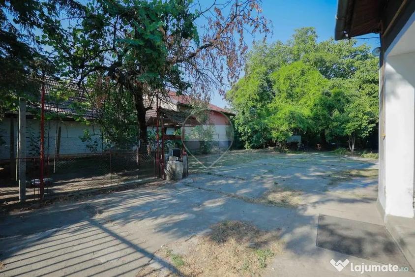 Casă cu 4 camere cu Teren 620 Mp în Santăul Mare
