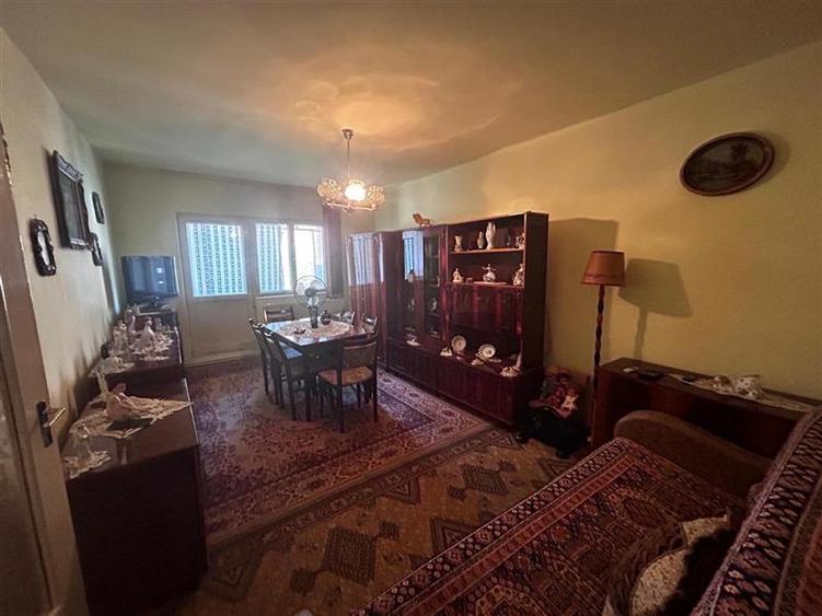 Apartament cu 2 camere decomandat în Luncă