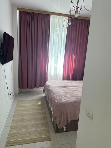 Casă cu 2 camere decomandat în Roșu