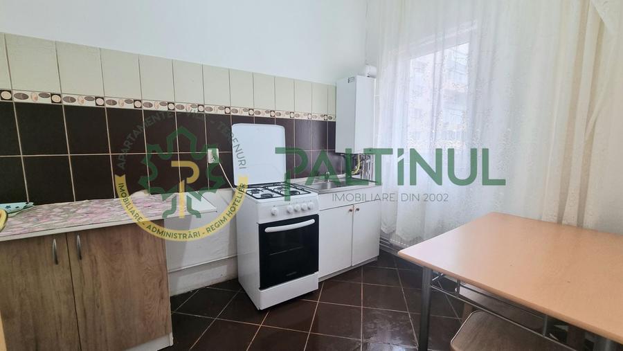 Apartament cu 2 camere semidecomandat, mobilat în Vasile Aaron