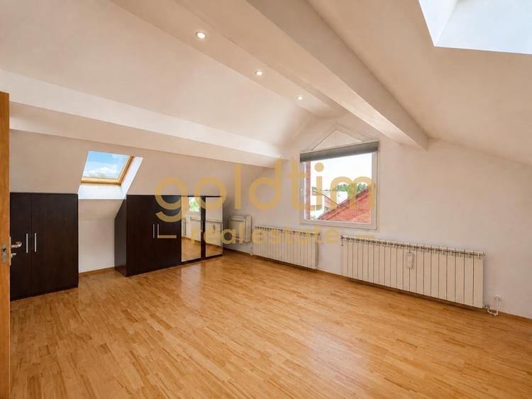 Duplex cu 6 camere cu Piscina în Iancu Nicolae