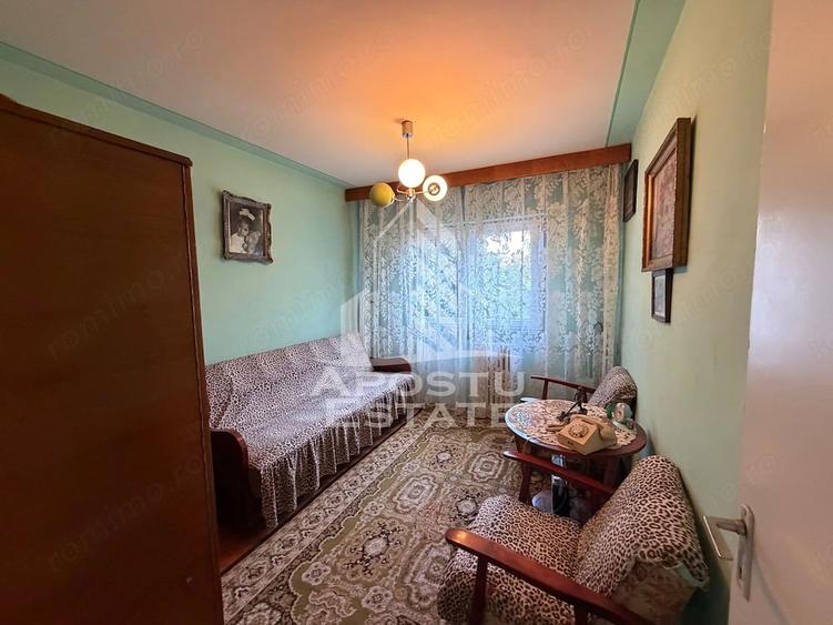 Apartament cu 3 camere decomandat în Bucovina