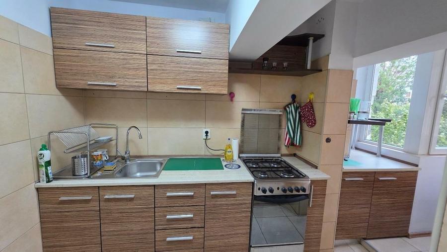 Apartament cu 2 camere decomandat, mobilat în P-ța Alba Iulia