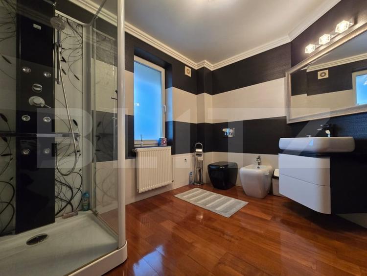 Casă individuală cu 7 camere cu Piscina în Andrei Mureșanu