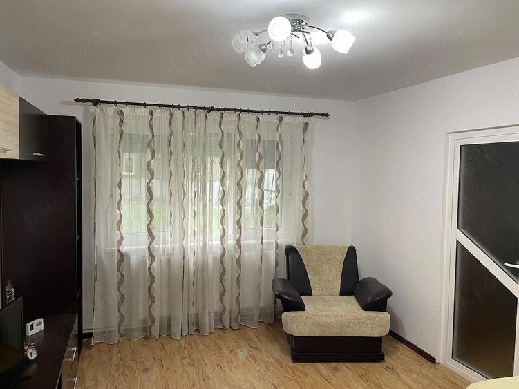 Apartament cu 3 camere semidecomandat în Central