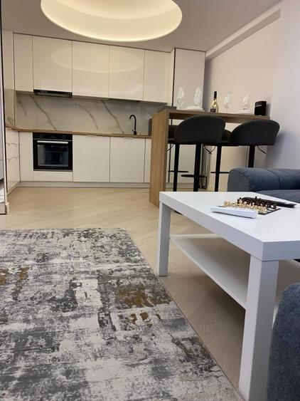 Apartament cu 3 camere decomandat, mobilat în Pipera