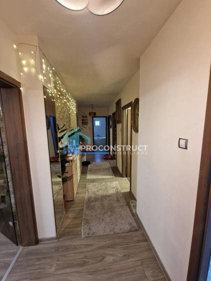 Apartament cu 5 camere nedecomandat, mobilat în UMT