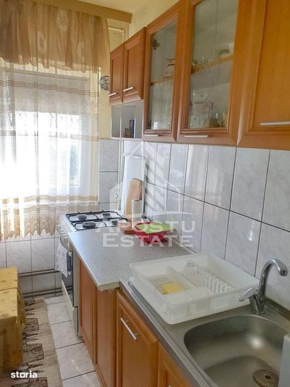 Apartament cu 2 camere nedecomandat în Girocului