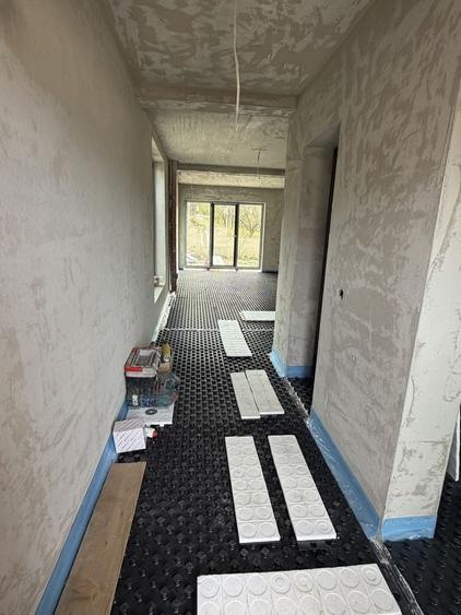 Casă cu 4 camere în Exterior Vest