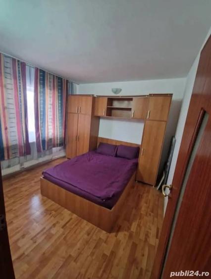 Apartament cu 4 camere decomandat în Central