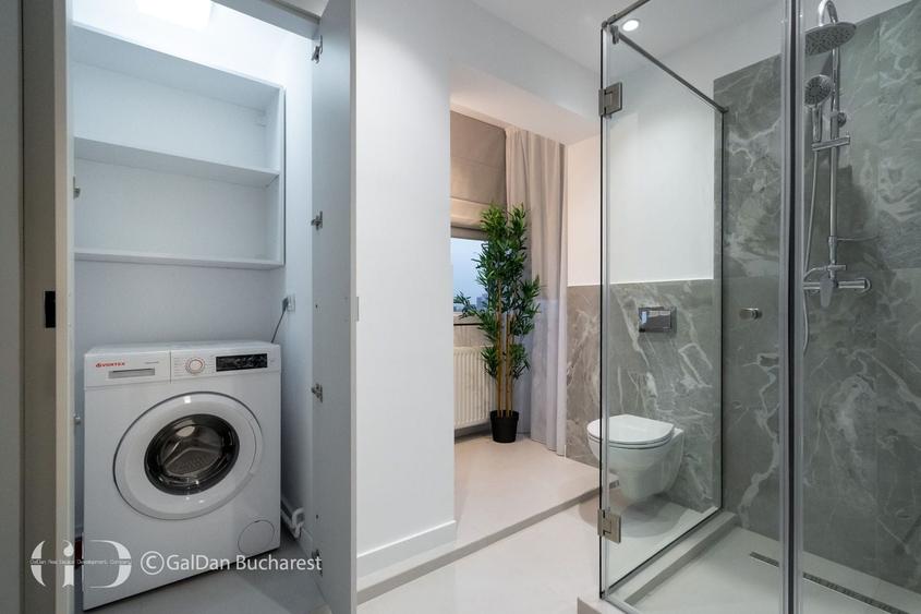 Apartament cu 4 camere în P-ța Universității