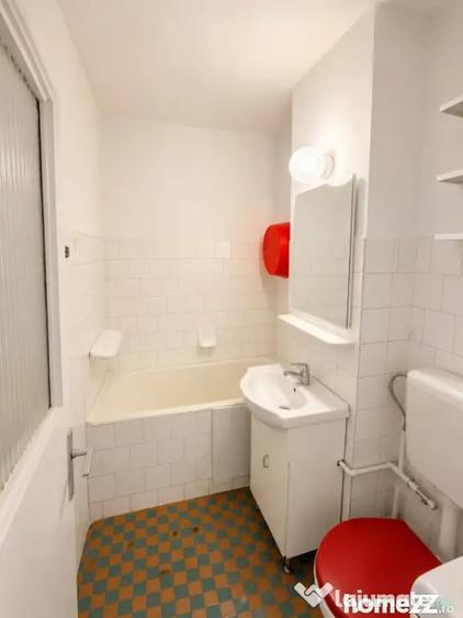 Apartament cu 3 camere semidecomandat în Tomis Nord