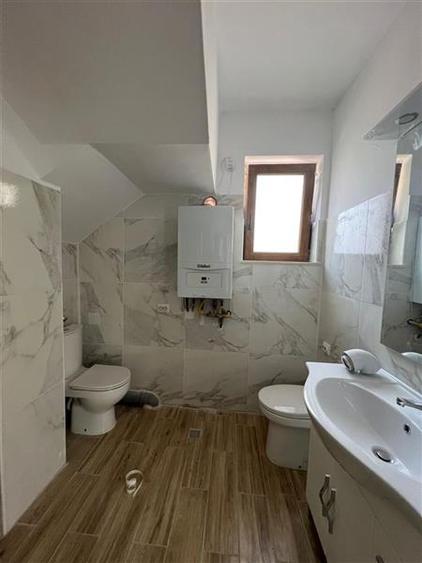 Casă individuală cu 4 camere cu Canalizare în Europa