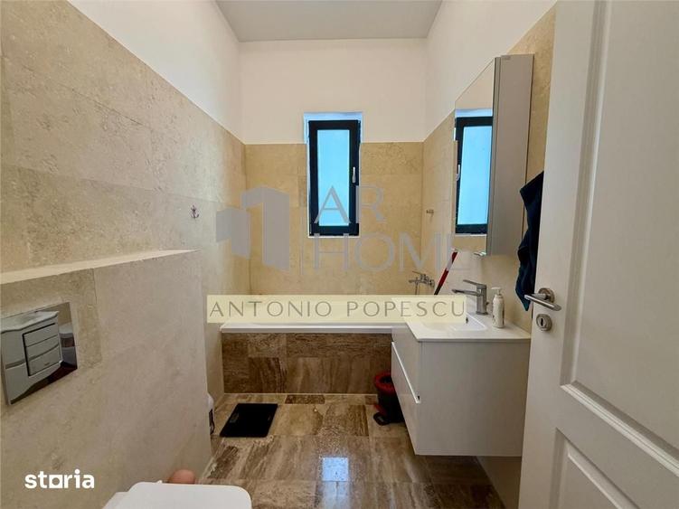 Casă cu 5 camere cu Teren 300 Mp în Târgșoru Vechi