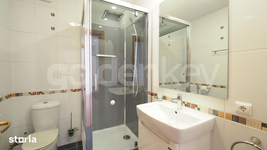 Casă cu 6 camere cu Teren 200 Mp în Central