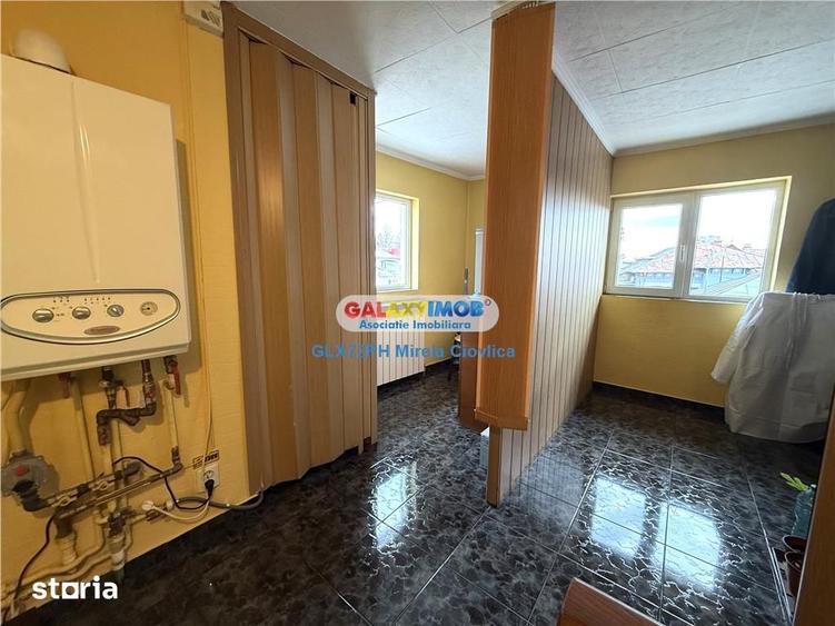 Casă cu 4 camere cu Teren 985 Mp în Central