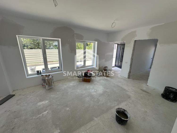 Duplex cu 5 camere cu Canalizare în Sălăjan