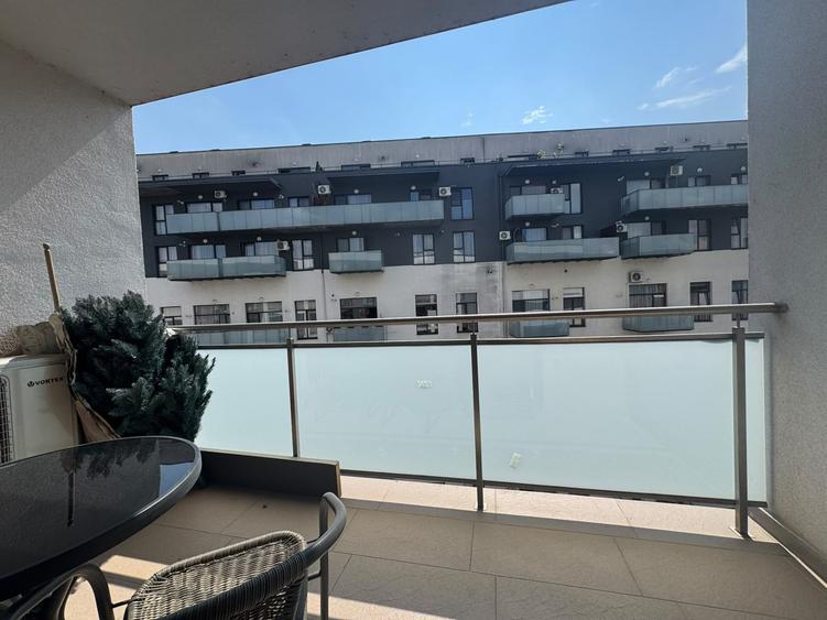 Apartament cu 2 camere semidecomandat, mobilat în Semicentral