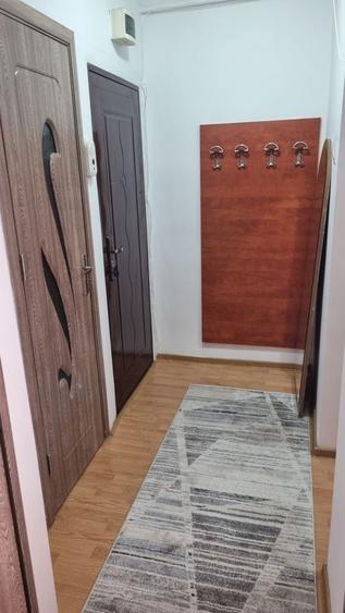 P.F Inchiriez Ap 2 cam Zona Garii Etaj 1 Mobilat si Utilat cu Parcare !!! - 3